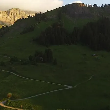 Entre Terre Et Ciel * Saint-Nicolas-la-Chapelle (Savoie)