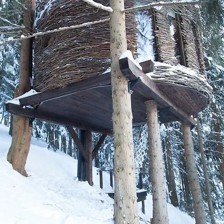 卡班希尔树屋 山林小屋 Saint-Nicolas-la-Chapelle (Savoie)